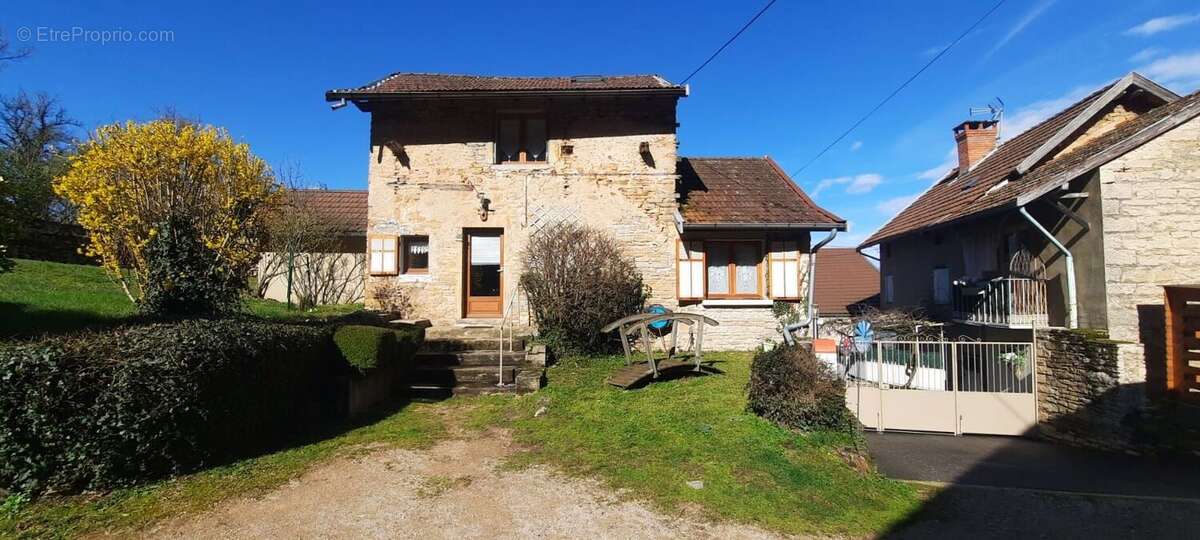 Maison à HIERES-SUR-AMBY