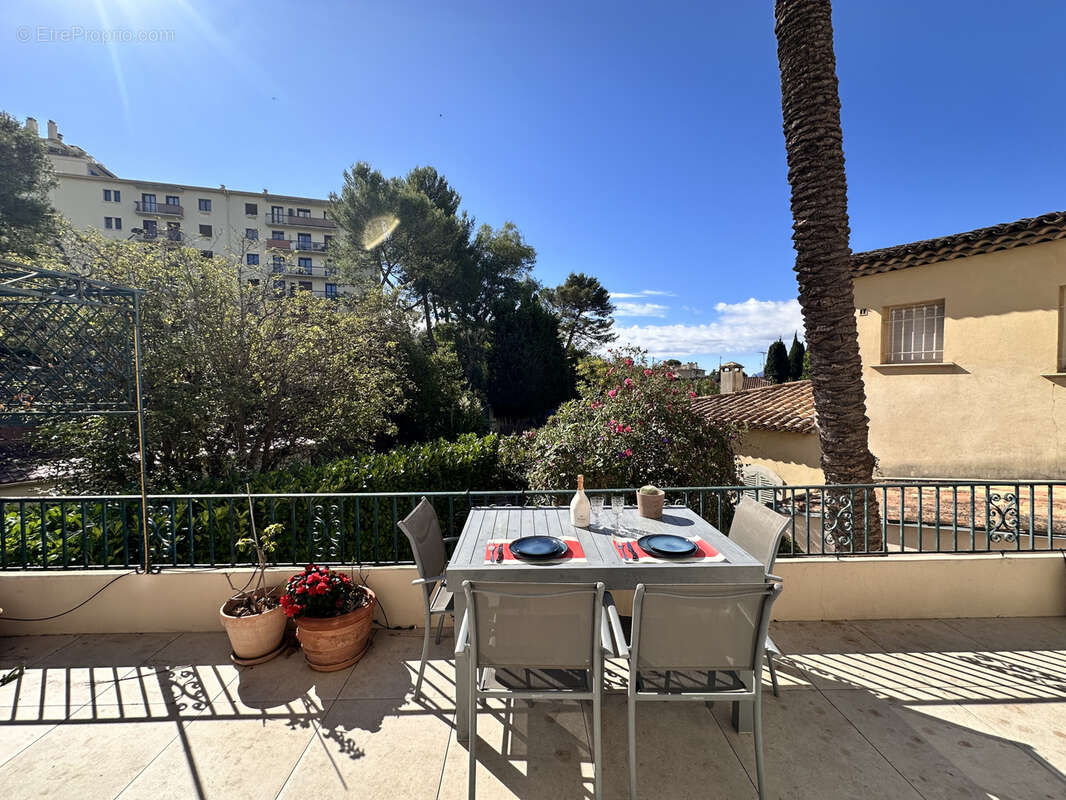 Appartement à LE CANNET