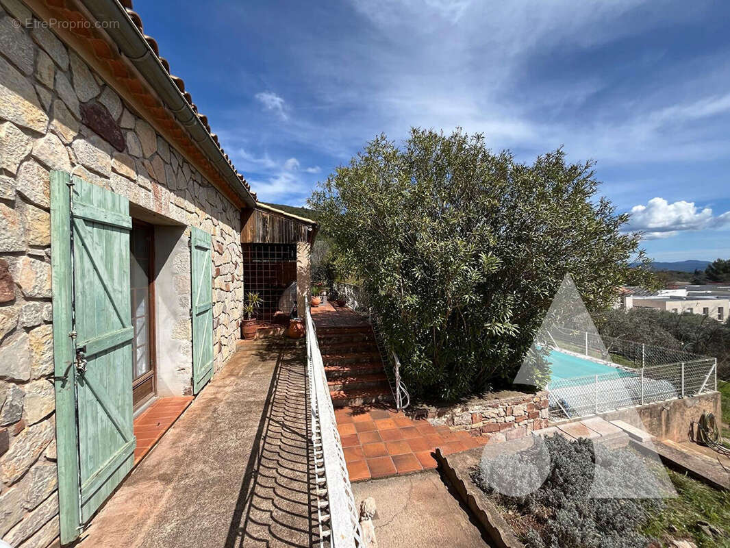 Maison à LE CANNET-DES-MAURES