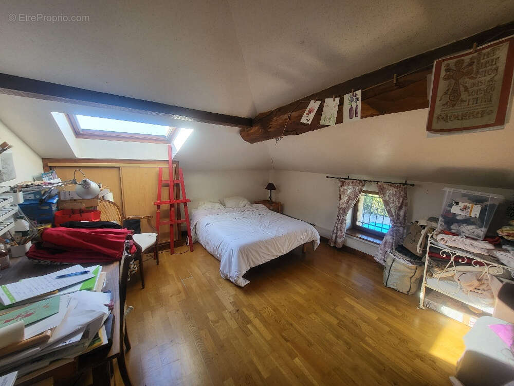 Maison à MEZERIAT