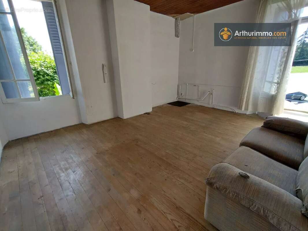 Maison à VILLENEUVE-D&#039;OLMES