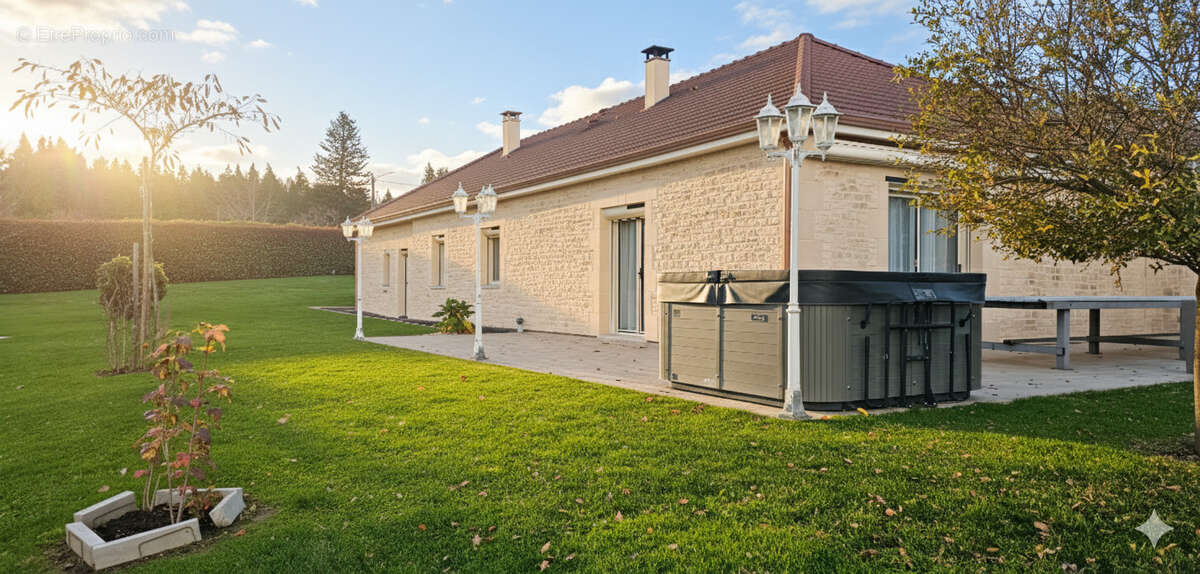 Maison à SAINT-YRIEIX-LA-PERCHE