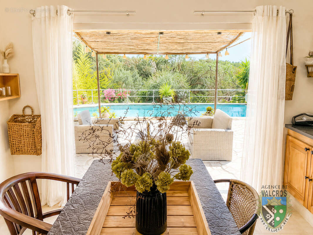 Vente villa 5 pieces avec garage et piscine. apercue mer au calme sans vis a vis au domaine de valcros la lond - photo 3