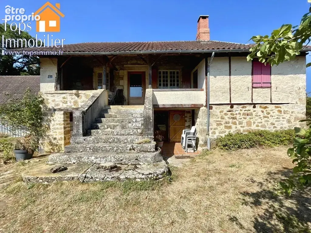 Corps de ferme en pierre avec dépendances et terrain de 3 hectares - photo 2