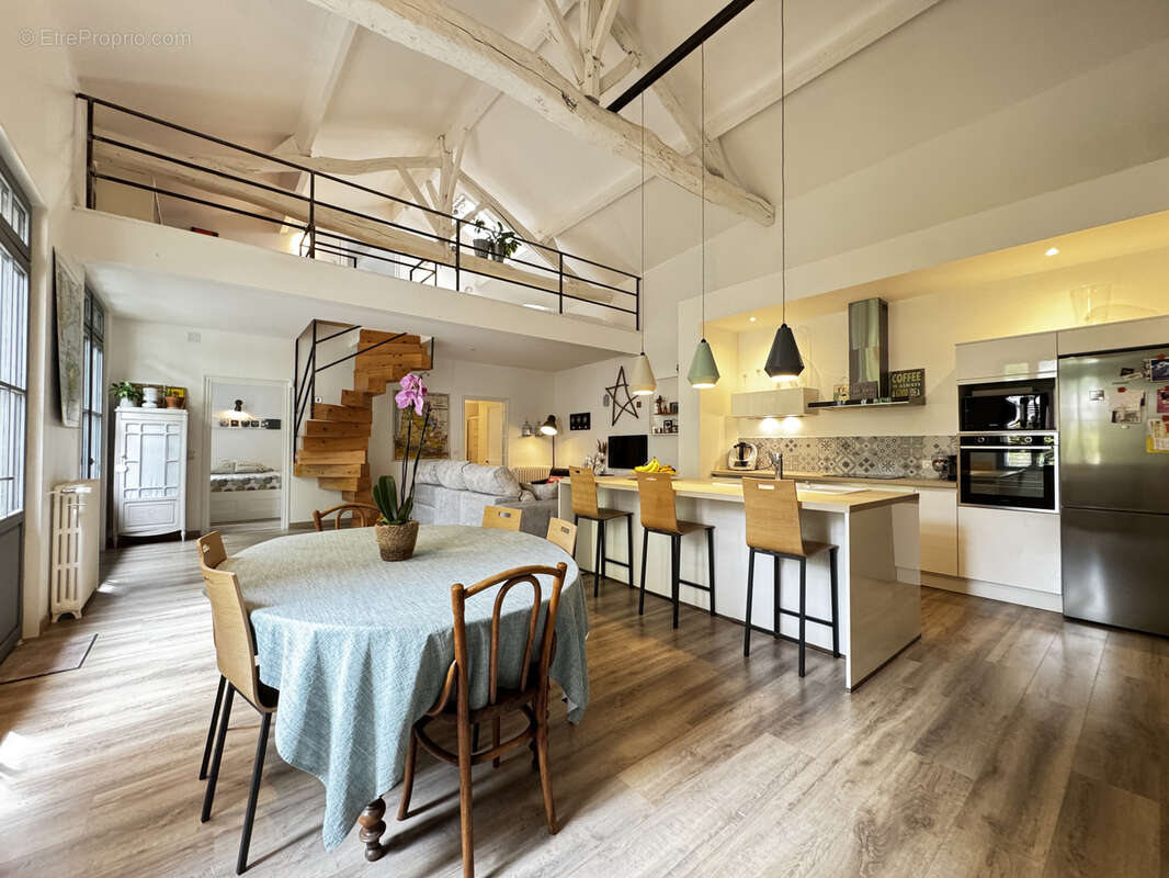 Maison à BARBEZIEUX-SAINT-HILAIRE