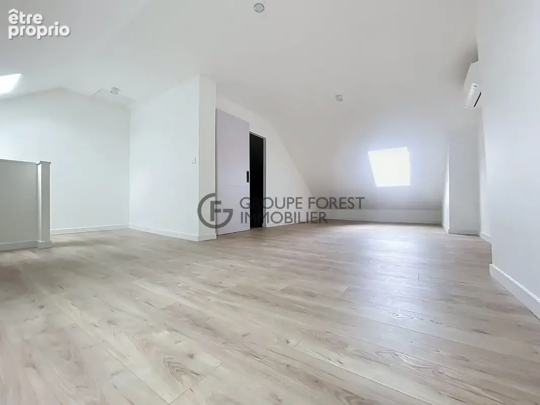 Appartement 3 pièces 81 m² à vendre à La Madeleine (59110) - photo 2