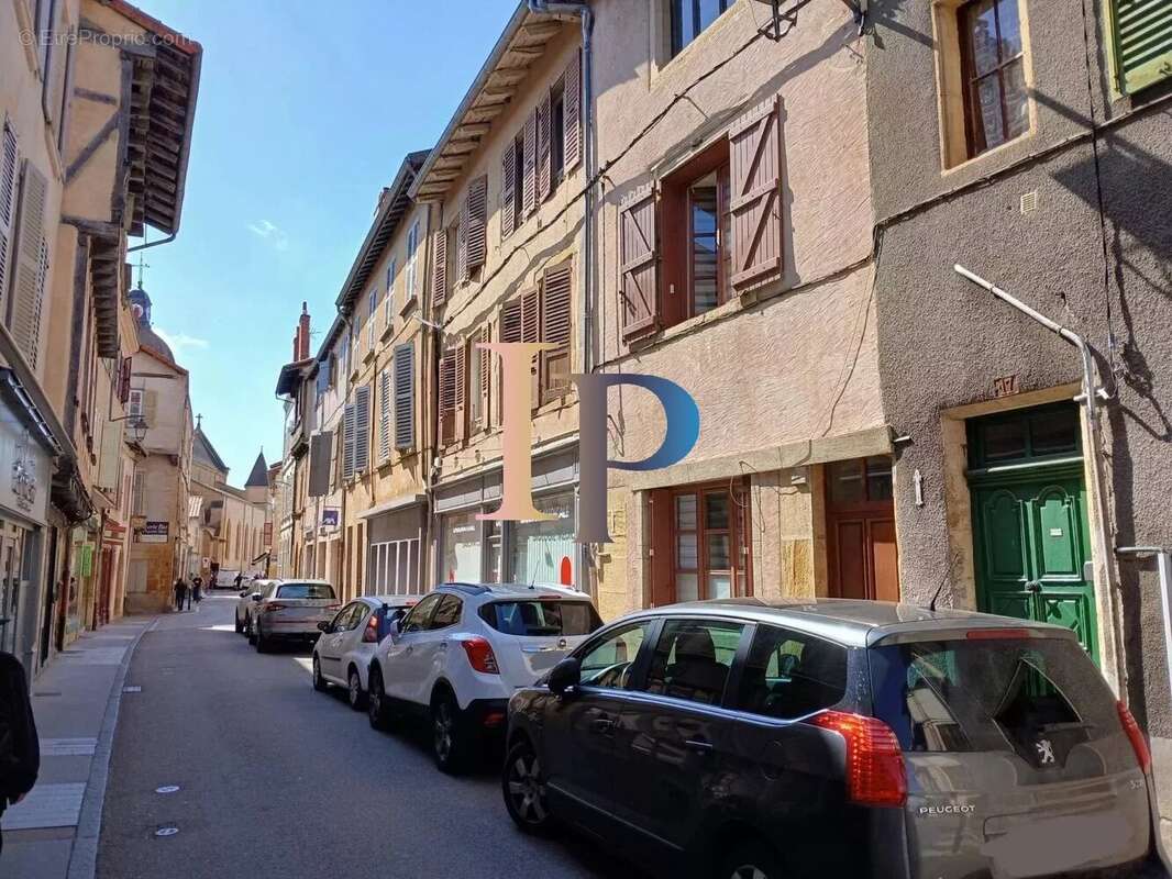 Maison à CHARLIEU