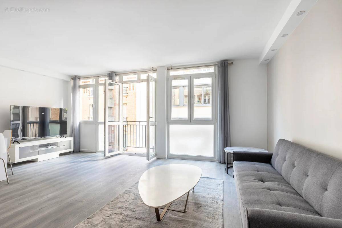 Appartement à PARIS-17E