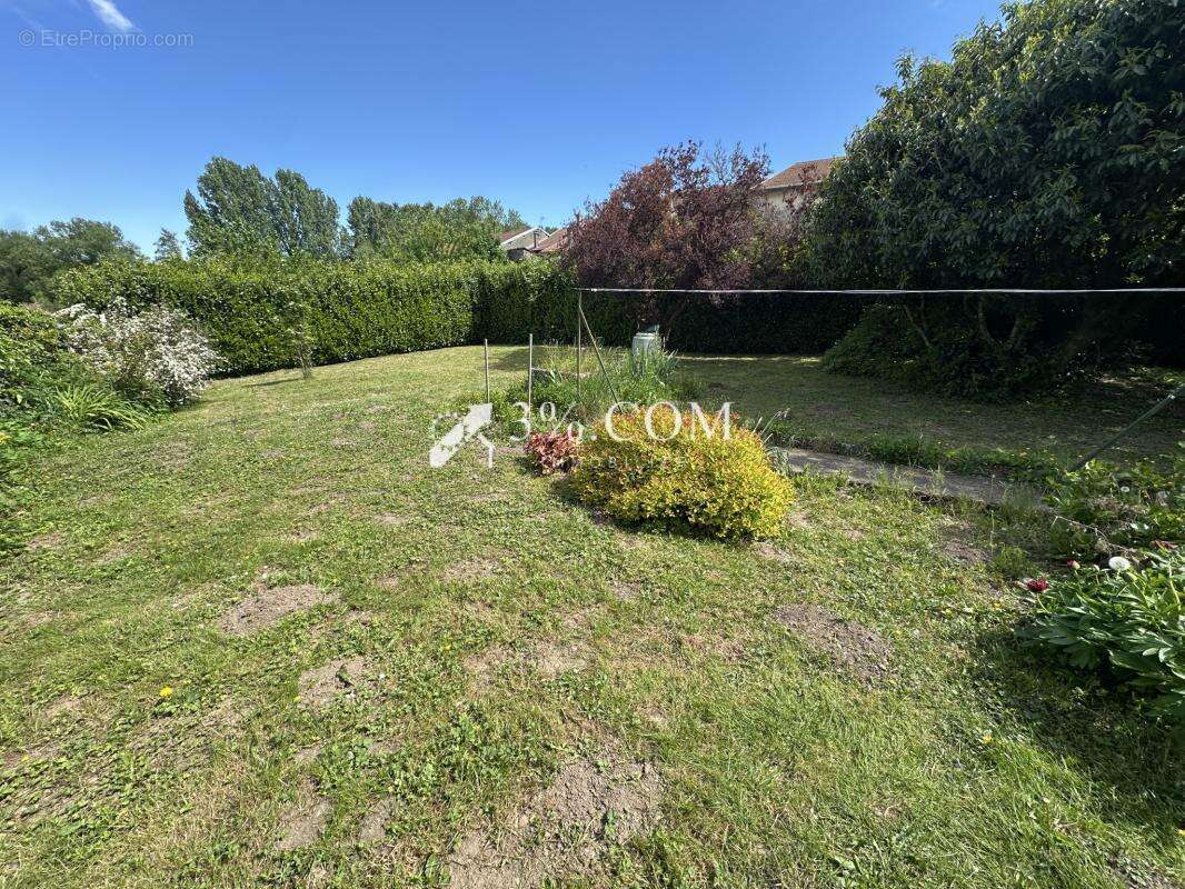 Maison à DOMEVRE-SUR-VEZOUZE