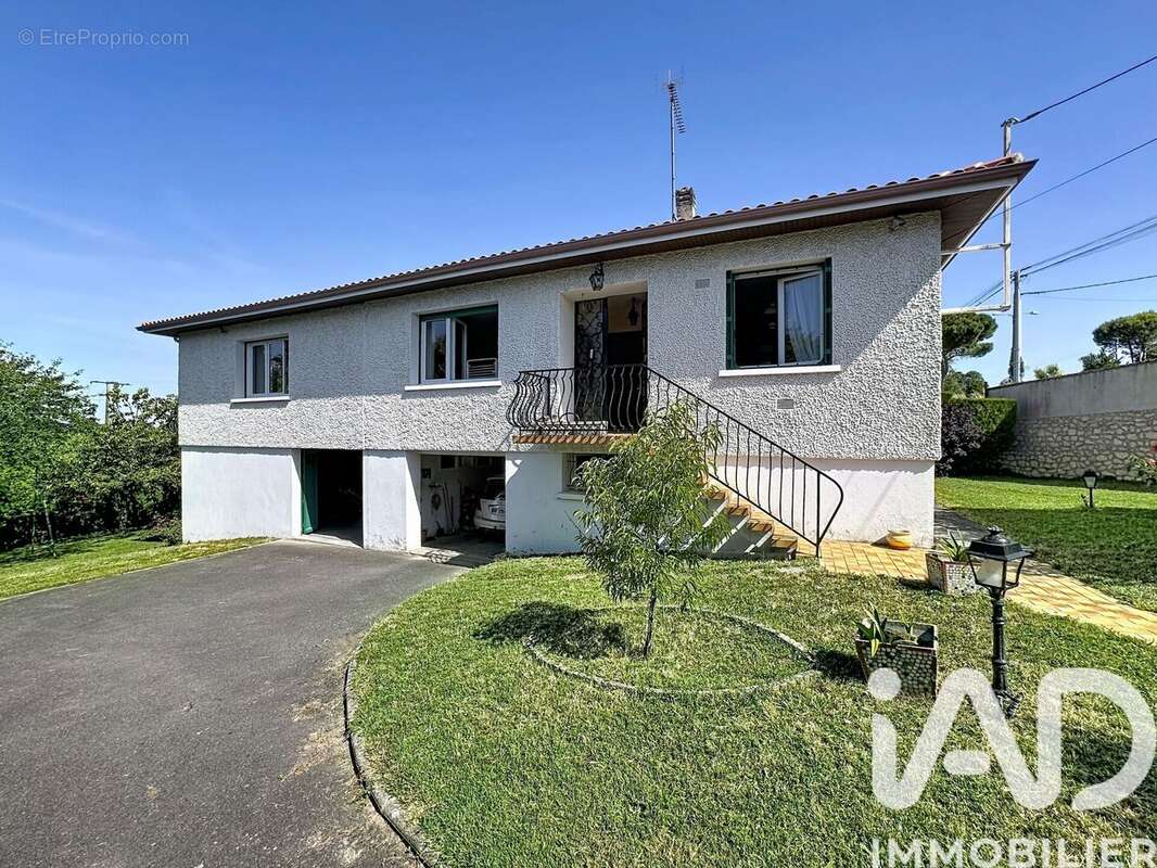 Photo 5 - Maison à LA COURONNE