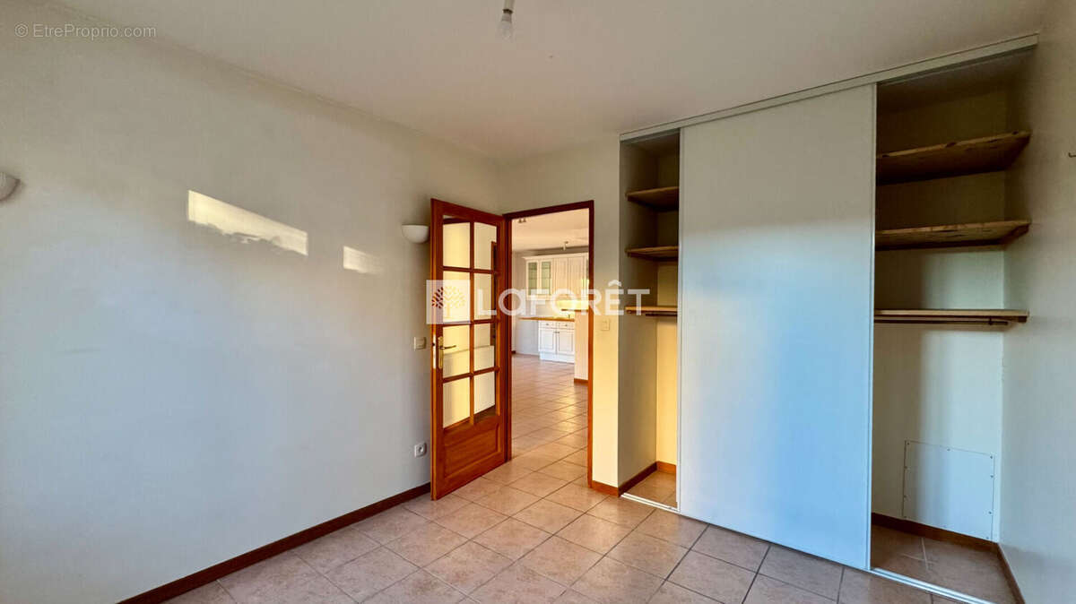 Appartement à L'ARBRESLE