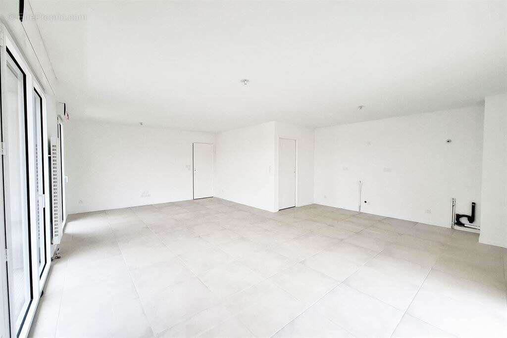 Appartement à SAINT-CYR-SUR-LOIRE