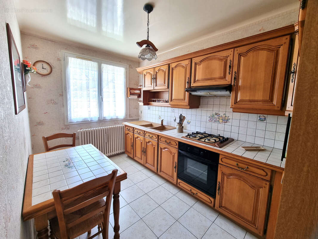 Maison à VAUX-LE-PENIL