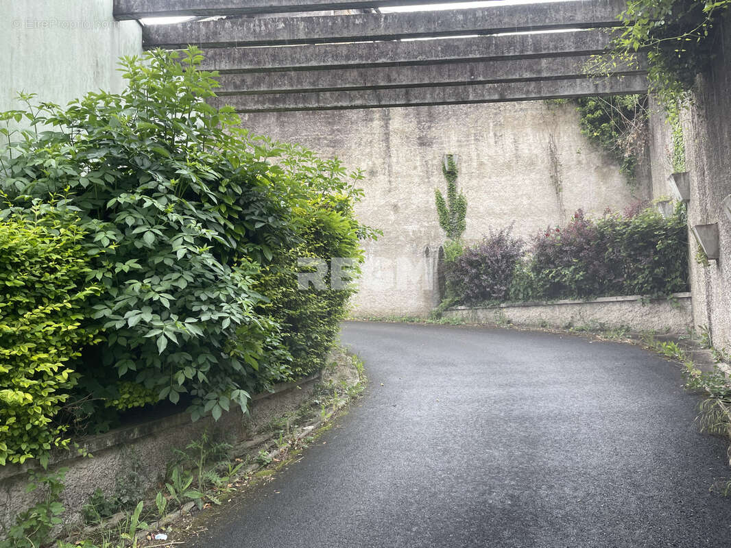 Parking à SAINT-ETIENNE