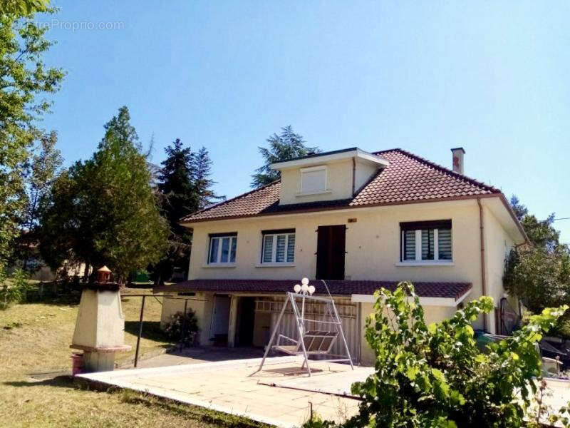 Maison à VILLENEUVE-LES-CERFS