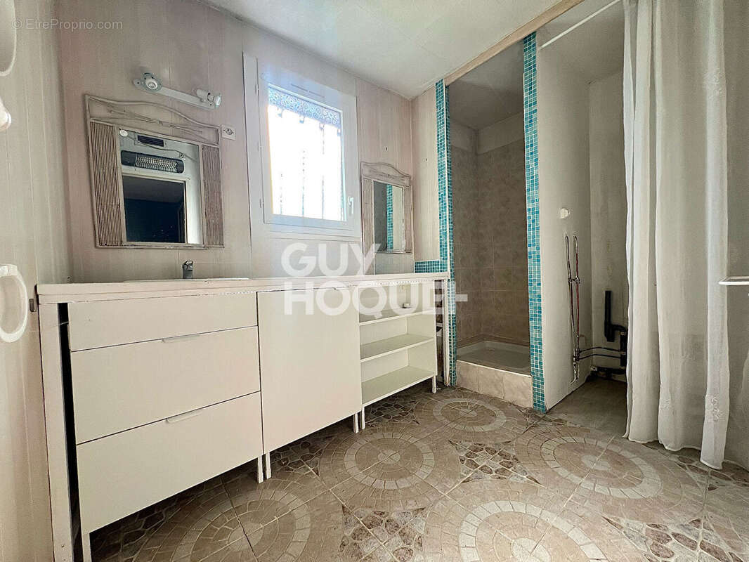 Maison à ESPINASSE-VOZELLE