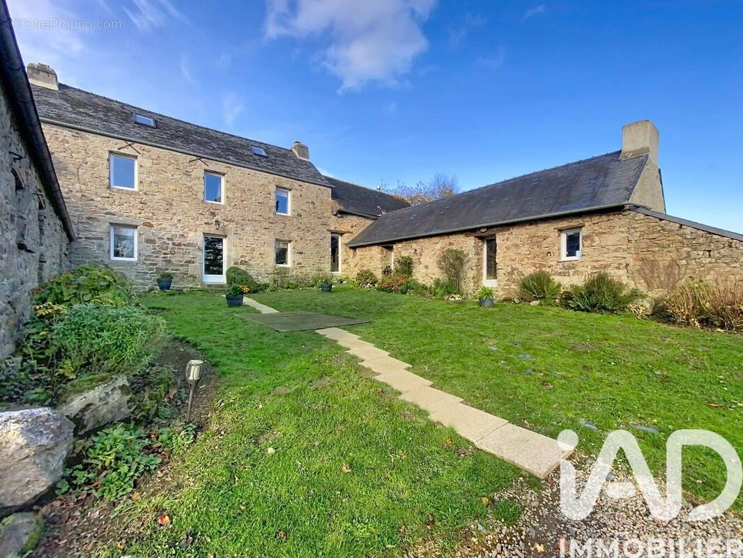 Photo 1 - Maison à PLOUGONVEN