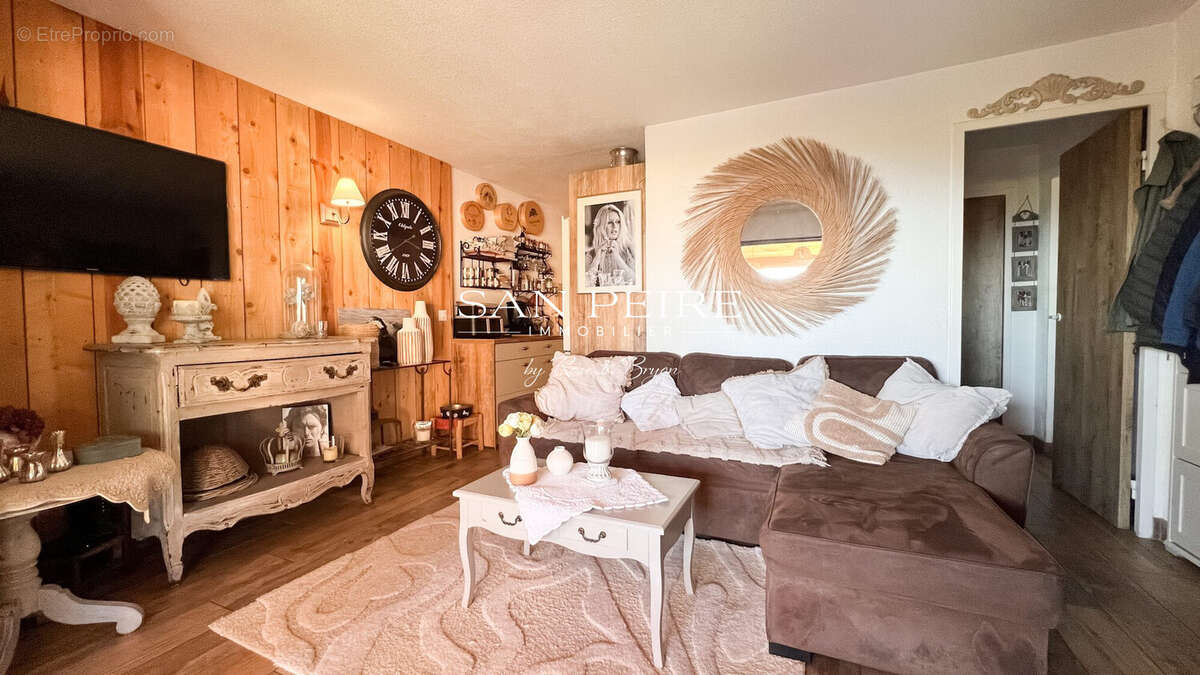 Appartement à LES ISSAMBRES
