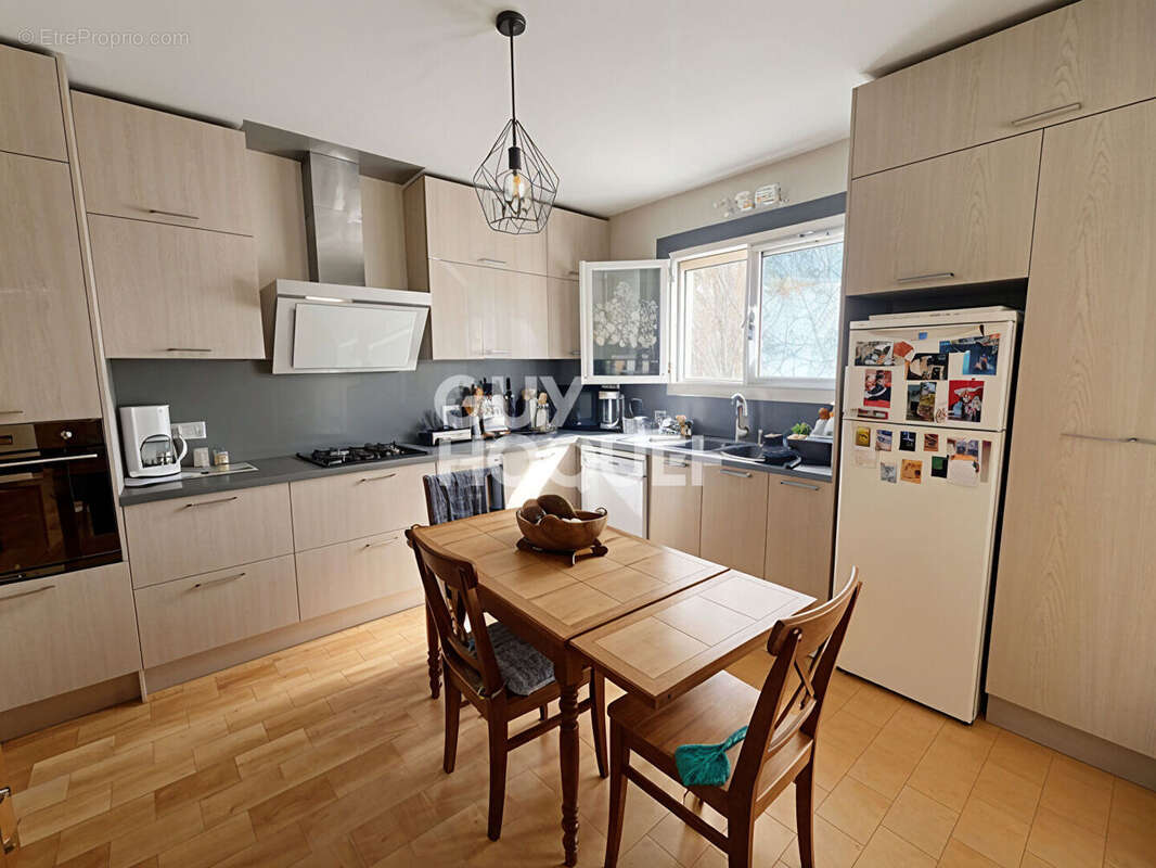 Maison spacieuse  (137 m²) à vendre à Saint Paul Les Fonts - 4 chambres et piscine ! - photo 3