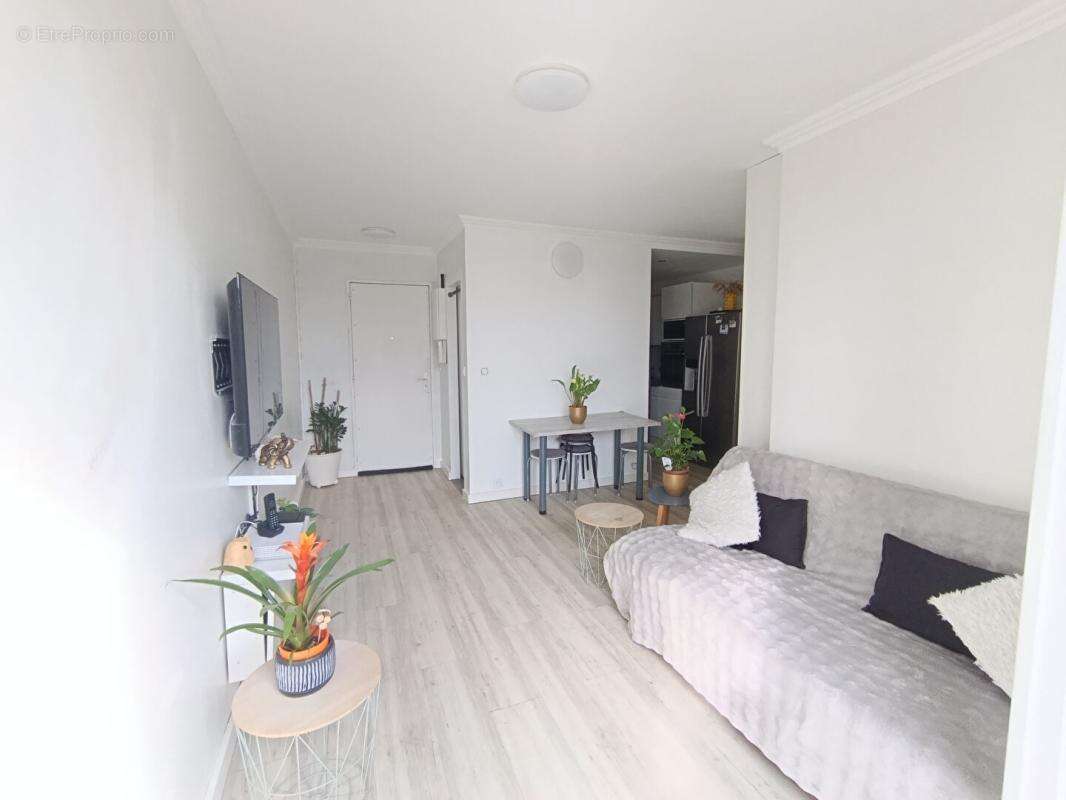 Appartement à COMBS-LA-VILLE