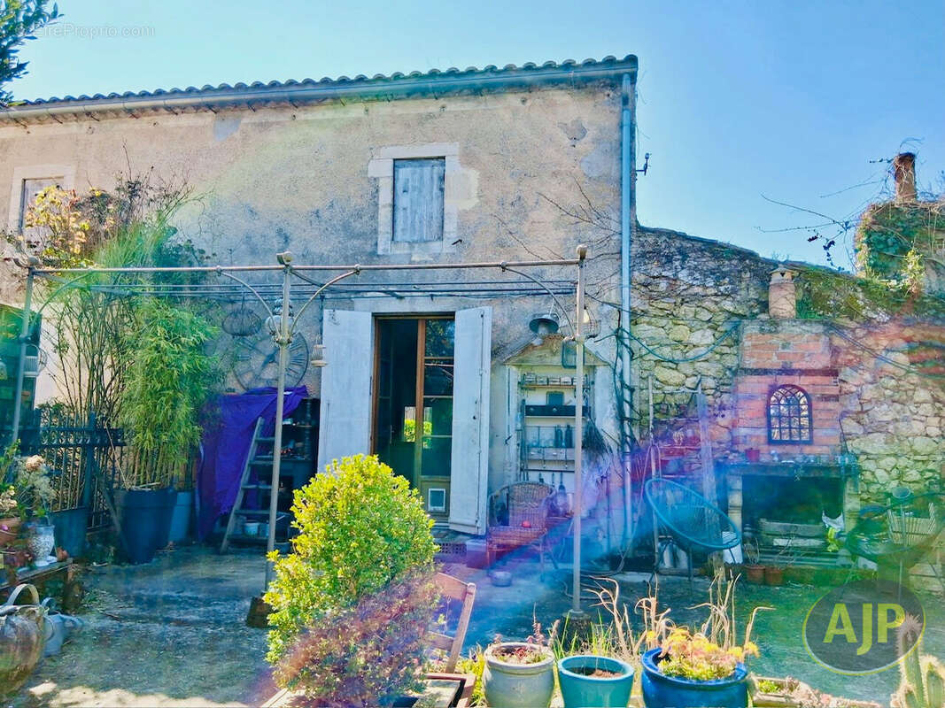 Maison à SAINT-CHRISTOLY-MEDOC