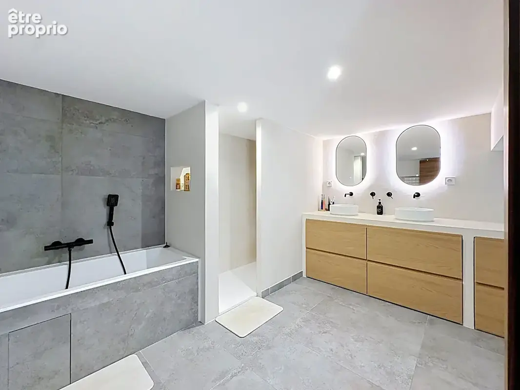 A VENDRE triplex Caluire Et Cuire 9 pièces 219,60 m2 (236 utile) avec terrasse - photo 15