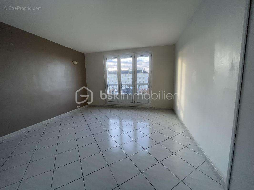 Appartement à MAINVILLIERS
