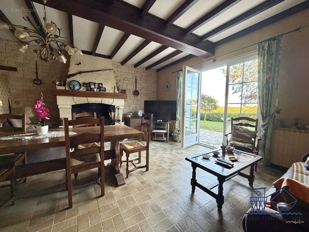 Maison à SAINTE-RAMEE