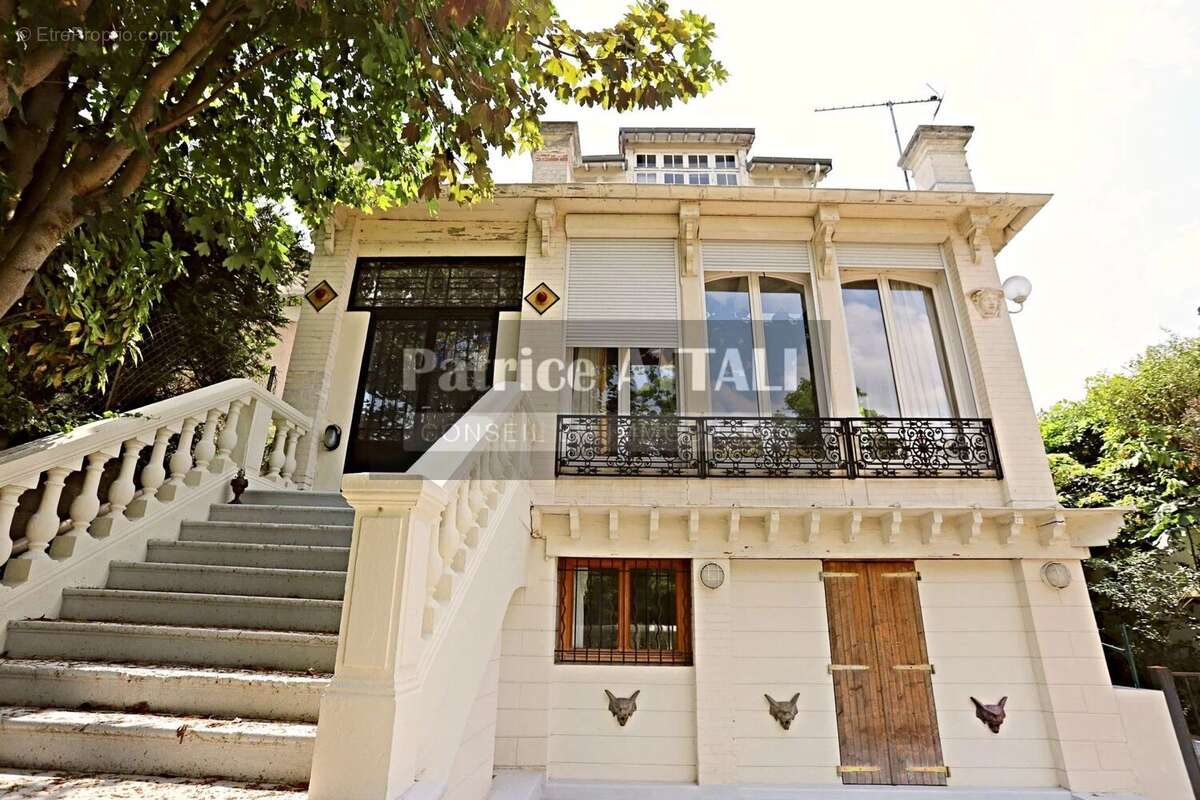 Maison à SAINT-MAUR-DES-FOSSES