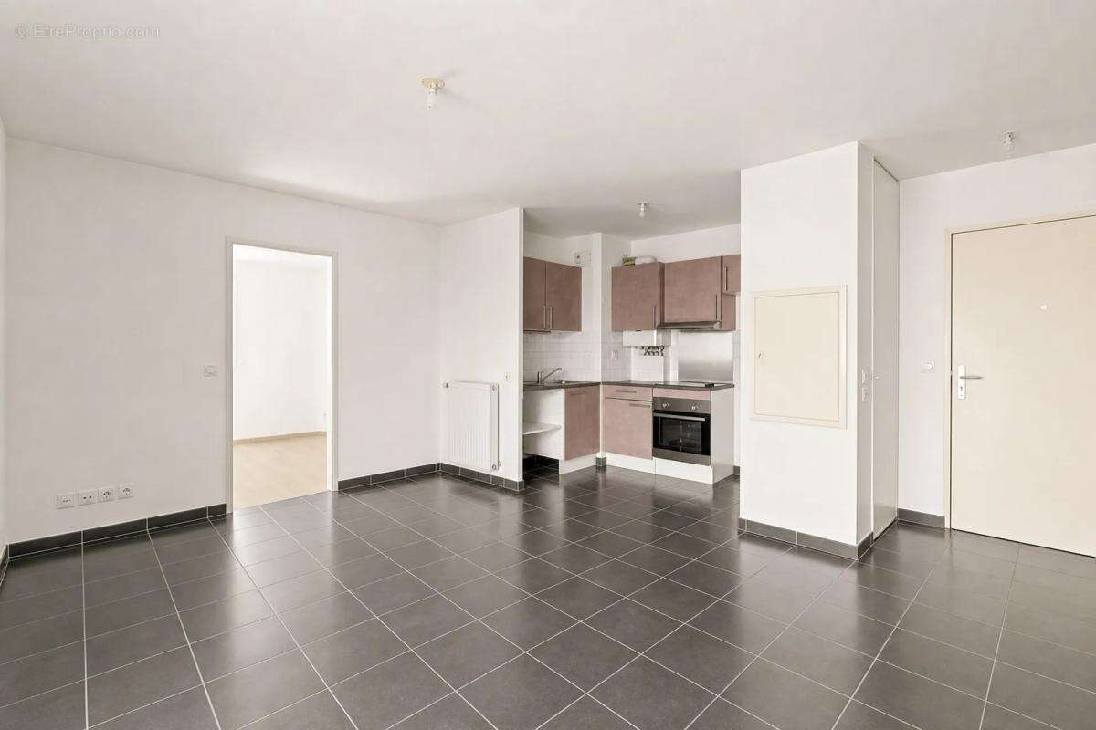Appartement T2 lumineux avec balcon à Meyzieu - photo 2
