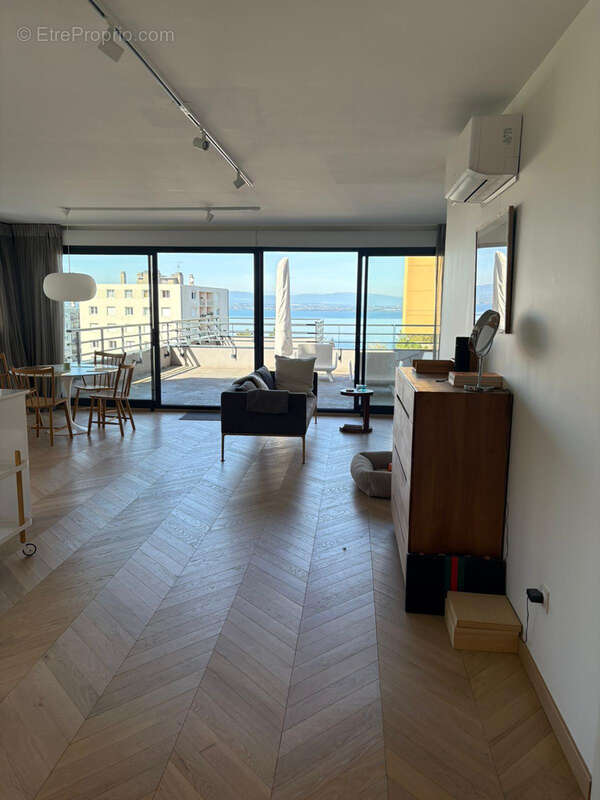 Appartement à EVIAN-LES-BAINS