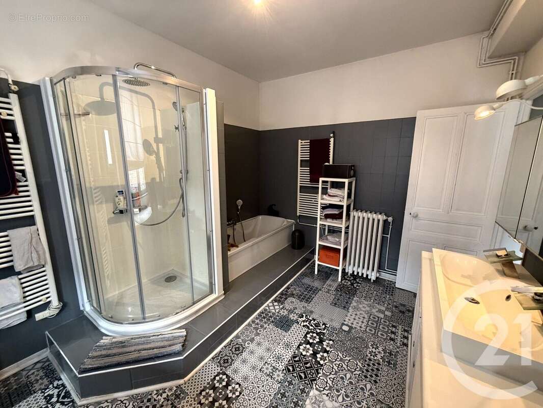 Maison à SAINT-QUENTIN