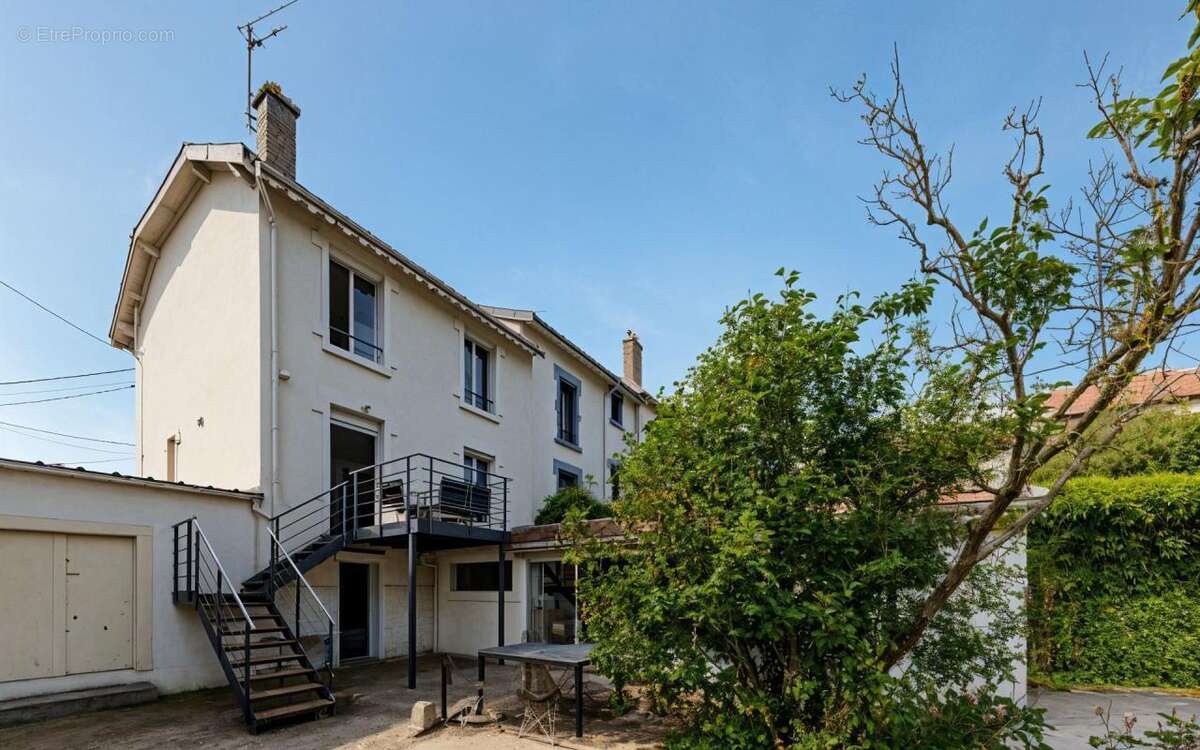 Maison à JARVILLE-LA-MALGRANGE