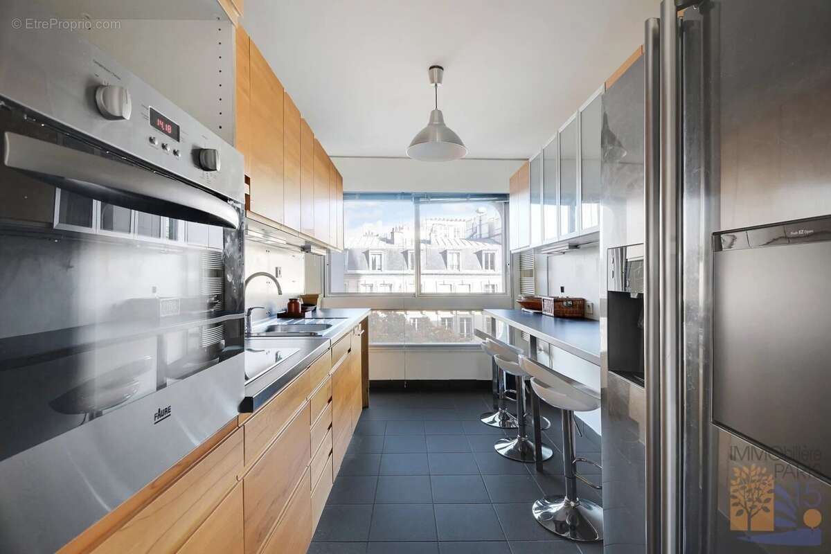 Appartement à PARIS-15E