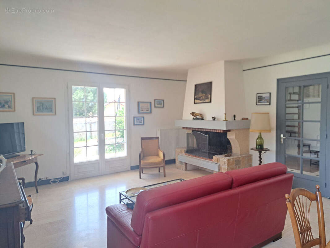Maison à BONNEUIL-MATOURS