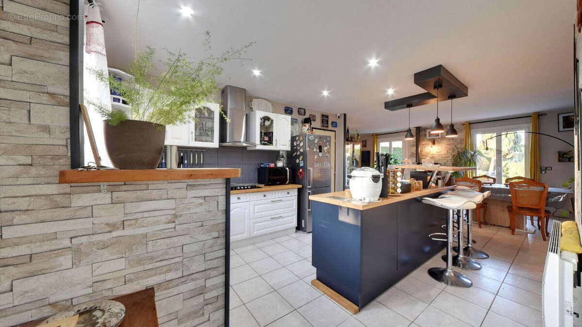 Maison à LUMIGNY-NESLES-ORMEAUX