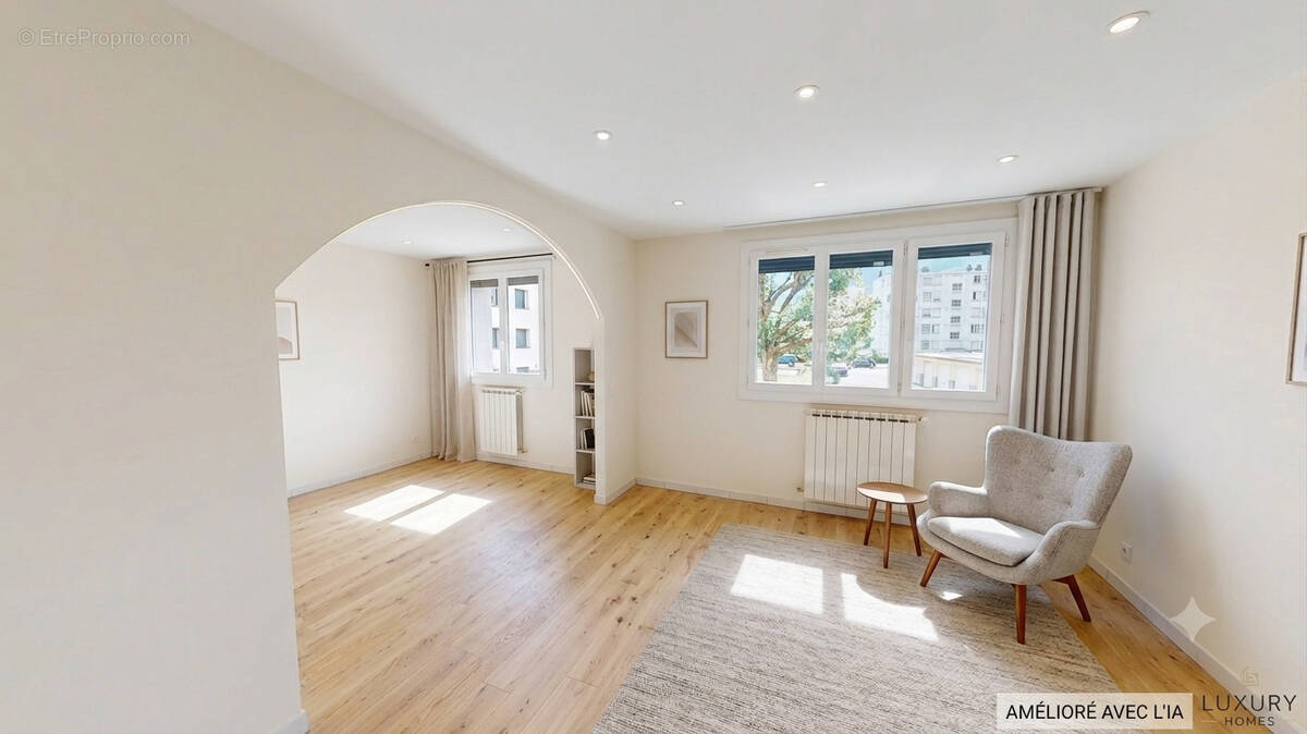 Appartement à FONTAINE