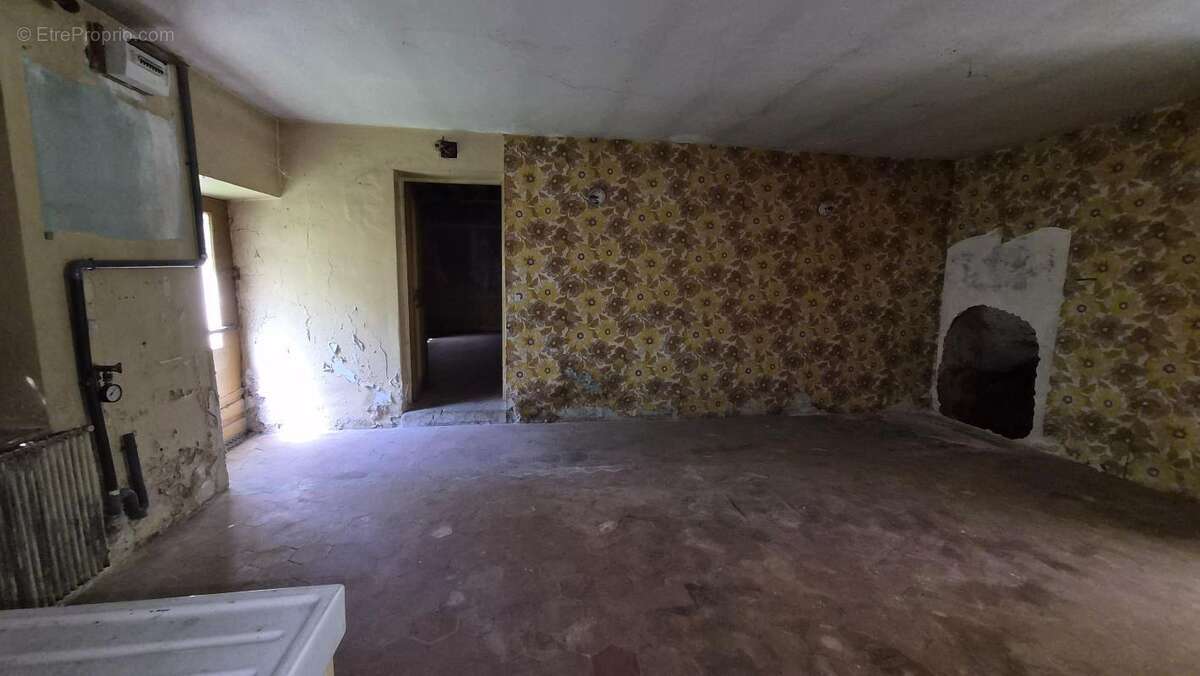 T10, 285 m², combles 100 m², dépendances, terrain 1124 m² - photo 17