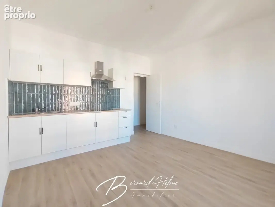Appartement 1/2 pieces - 27,62m2 lc - lumineux - etage eleve - balcon - 13004 marseille - photo 4