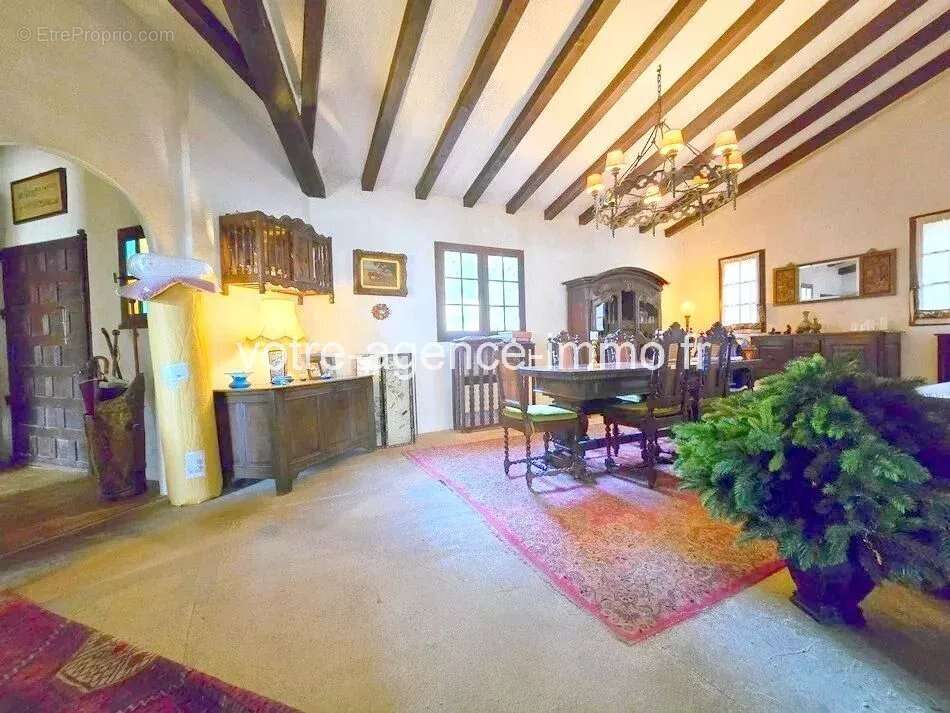 Maison à LA GAUDE