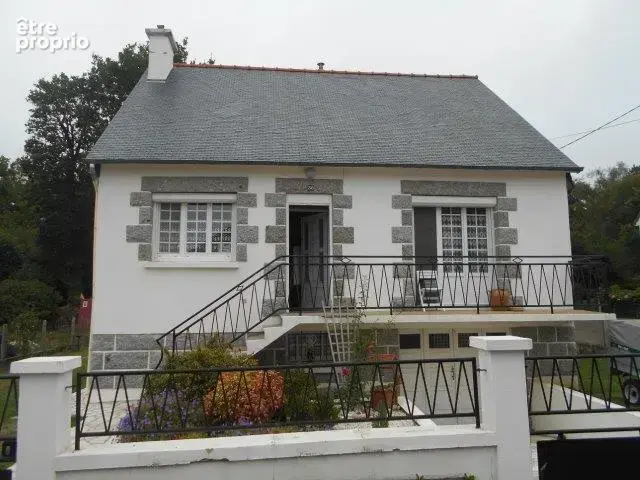 Maison à SAINT-NICOLAS-DU-PELEM