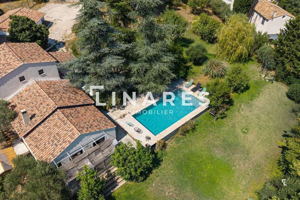 L'ALLAUDIENNE - Maison T5 de 151m2 - Terrain de 3300m2 - Piscine - Garage - ALLAUCH - photo 2