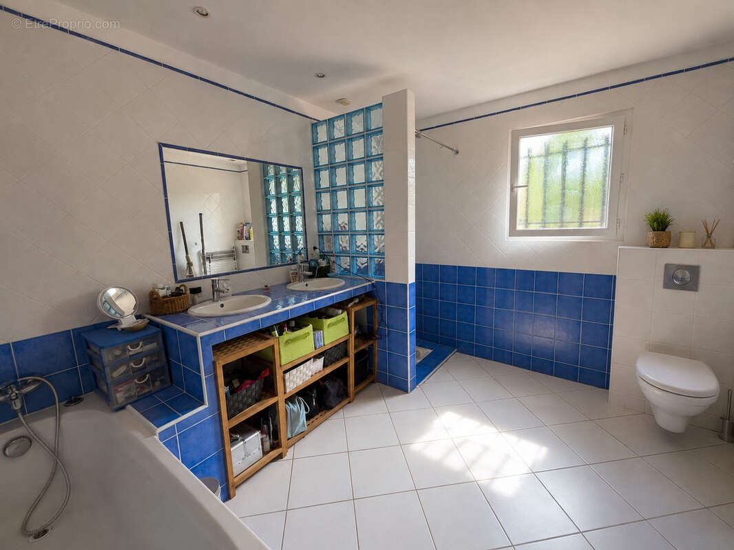 Propriété de 1500m2 avec piscine à proximité des plages de Saint Cyprien et des commodités. - photo 9