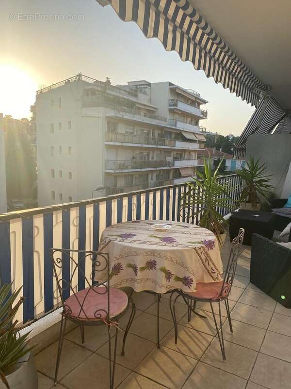 Appartement à LE CANNET