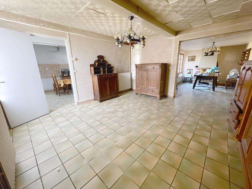 Maison à RESSONS-SUR-MATZ