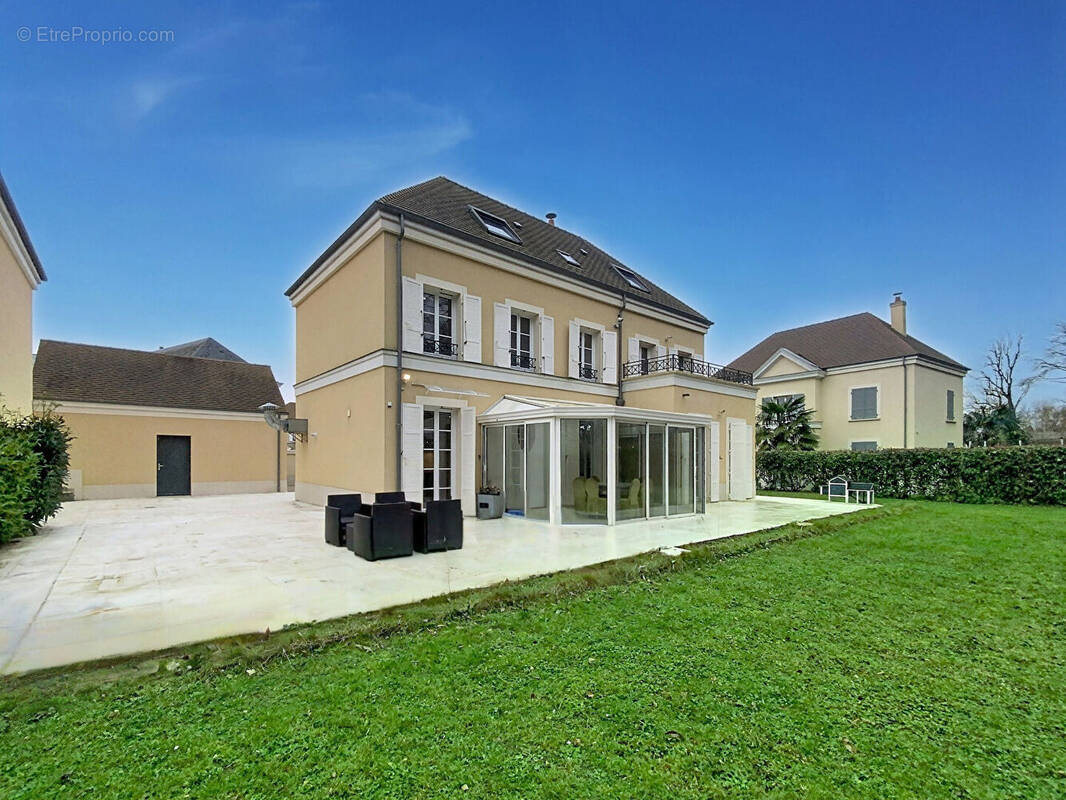 Maison à BAILLY-ROMAINVILLIERS