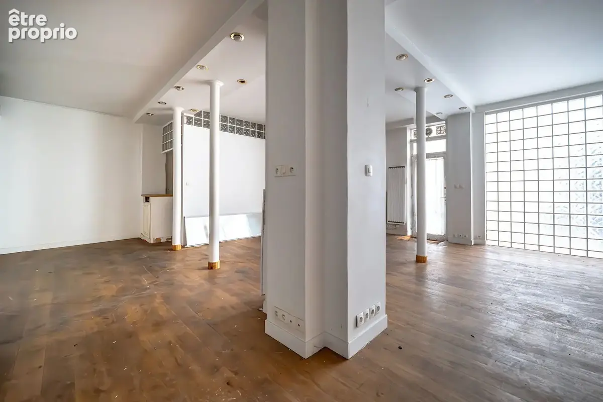Photo Autres à Paris-11e au prix de 658 000€