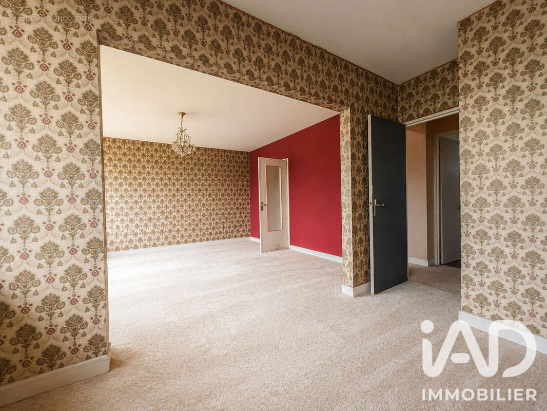 Appartement 92 m² à Le Plessis-Trevise  - photo 4