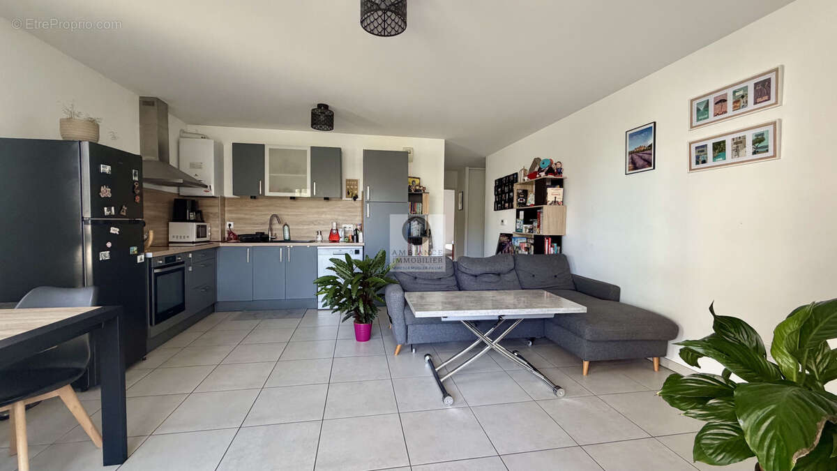 Appartement récent avec terrasse - photo 7