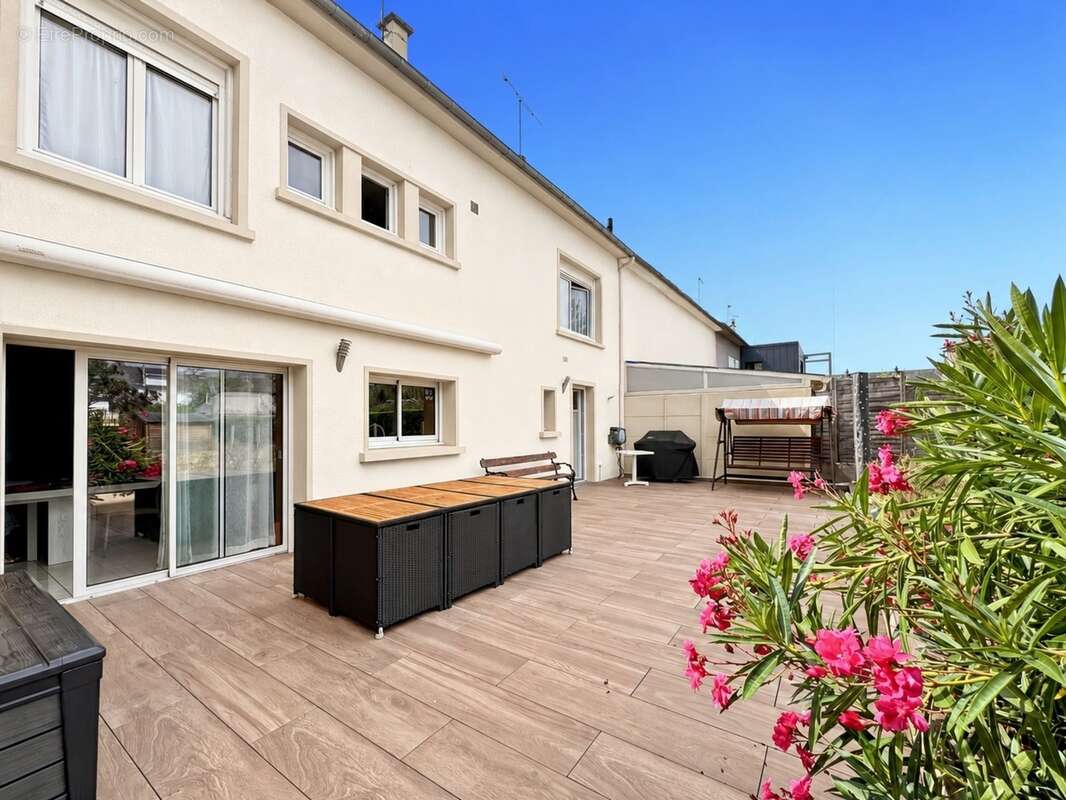 Angers – Maison familiale de 170 m², cinq chambres, Garage et grand jardin sans vis-à-vis - photo 19